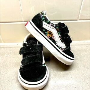 VANS Old Skool Black Floral Sneakers - 4.5C